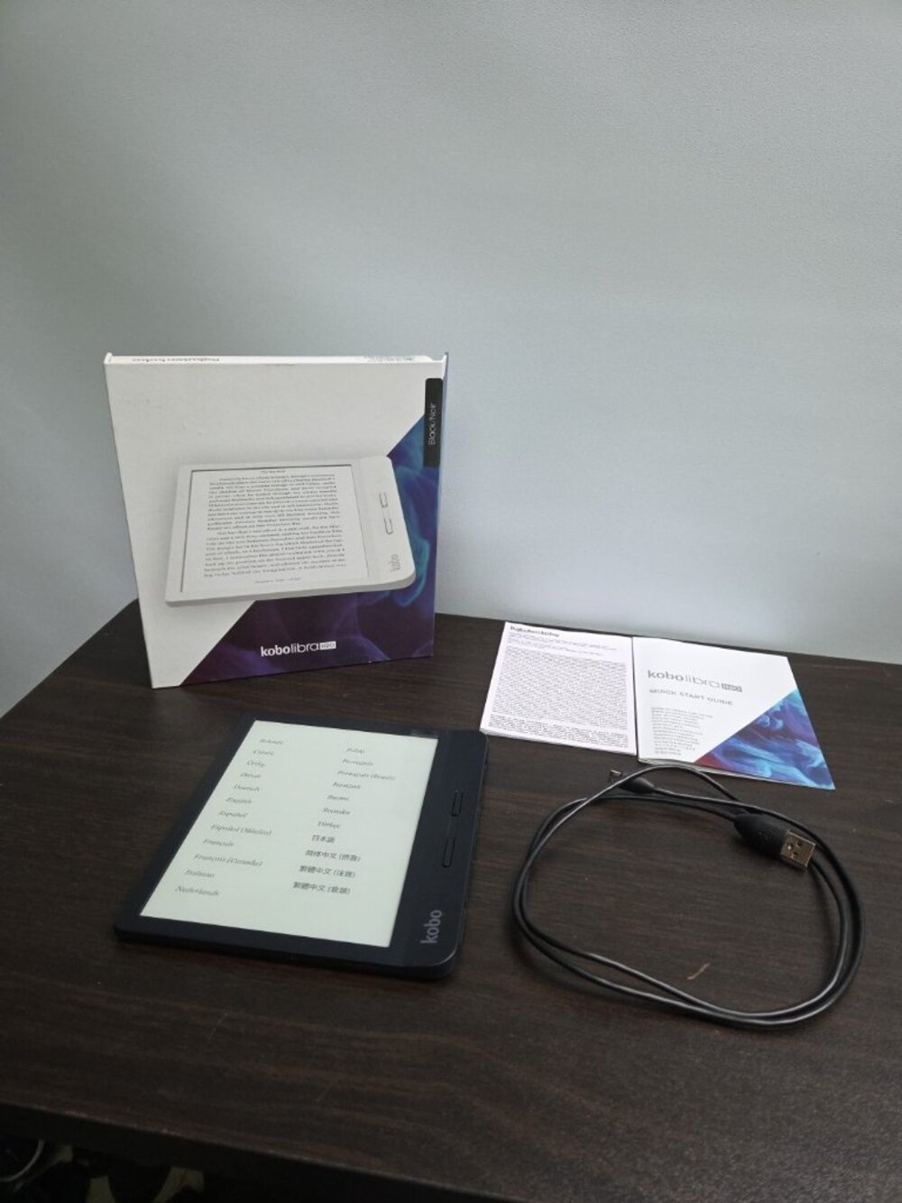 Kobo Libra H2O eReader eBook Reader N873 8GB Wi-Fi 7in Black Bundle - No Battery